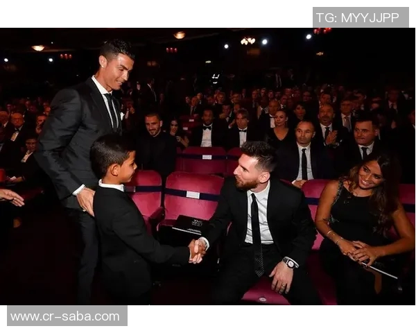 特朗普幕僚回忆与C罗相遇时的趣事孩子称他是Instagram粉丝最多的明星