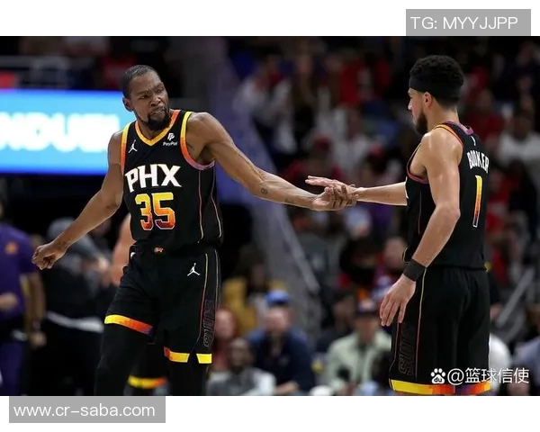 布克上半场表现出色17分钟内高效贡献13分5助攻2抢断助力球队攻防两端