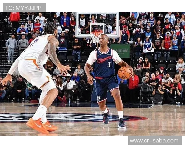 多支球队主动联系保罗探讨未来计划他始终保持训练状态